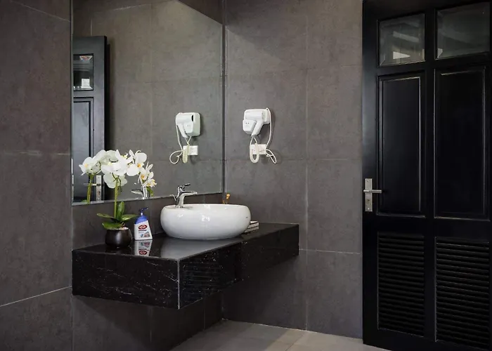 Orestay Garden Khách sạn Hạ Long