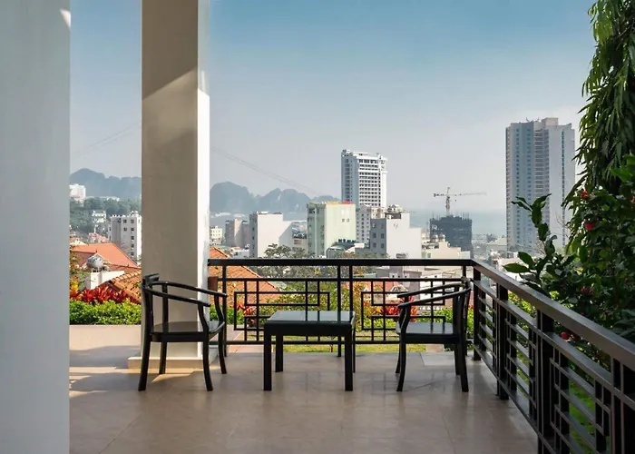 Orestay Garden Khách sạn Hạ Long