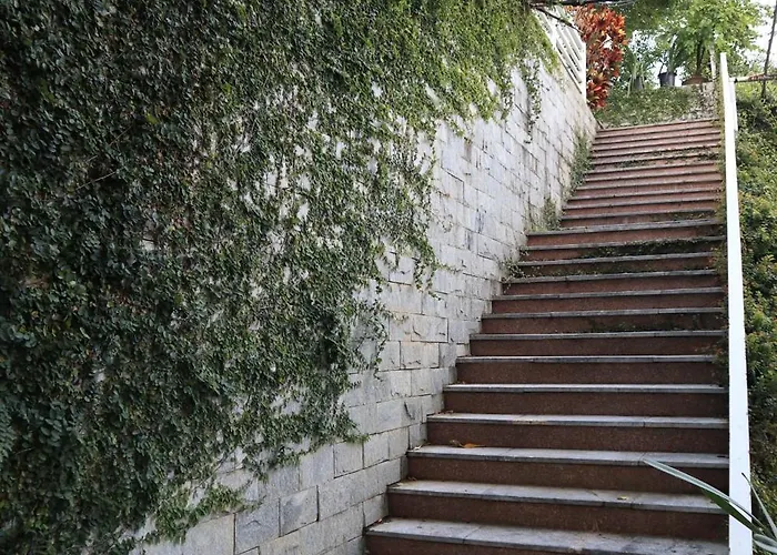 Orestay Garden Khách sạn *