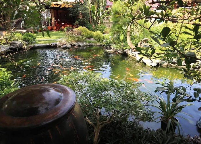 Khách sạn Orestay Garden *