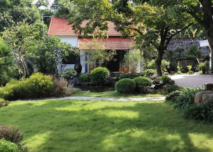 Khách sạn Orestay Garden *